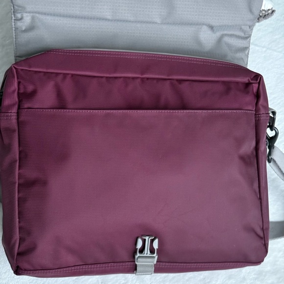 NWOT - Vintage Skyway "Decade" Soft Side Messenger/Computer Bag - Picture 5 of 16